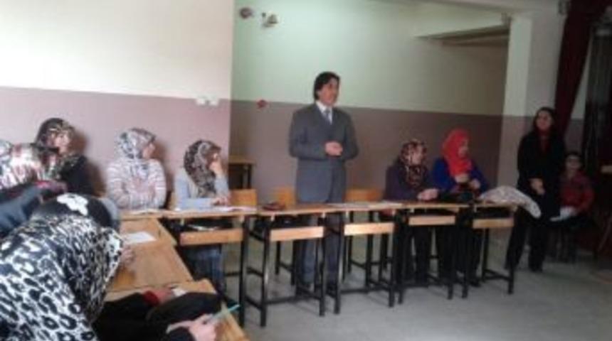 &Ouml;ğrenci Velilerine Aile Rehberliği Eğitimi
