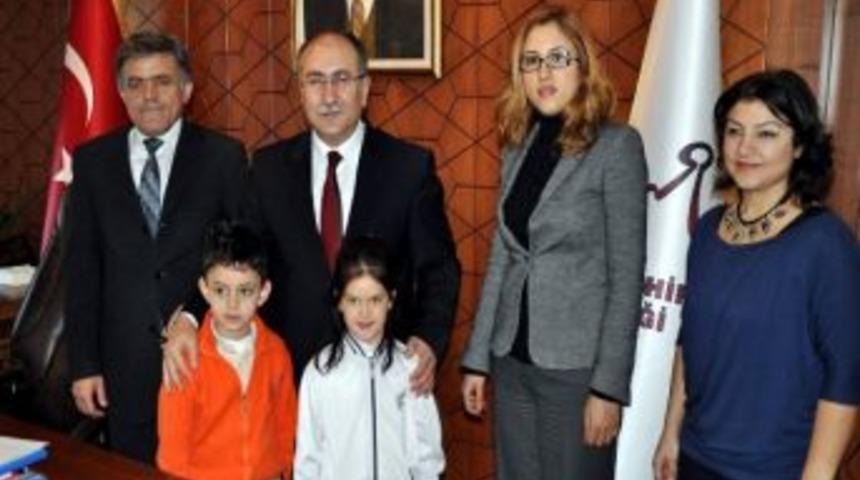 Kardelen Koleji İdareicileri Ve &Ouml;ğrencilerinden Vali Abdurrahman Savaş'a Ziyaret