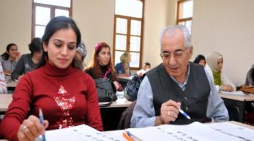 Semt Konağında Eğitim Başladı