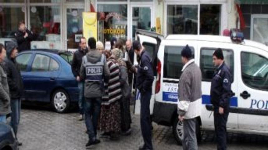 Sahte Kimlikle Dolandırıcılık Yaptıkları İddia Edilen 3 Kadın Yakalandı