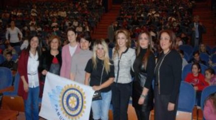İlk Kez Tiyatro G&ouml;rd&uuml;ler