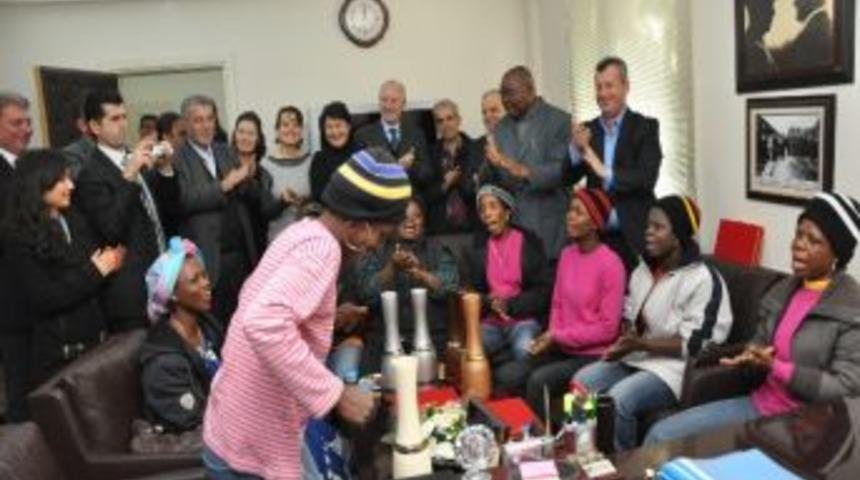 Menemen'de, Benin Ve T&uuml;rkiye Arasında Dostluk Tohumları Atıldı