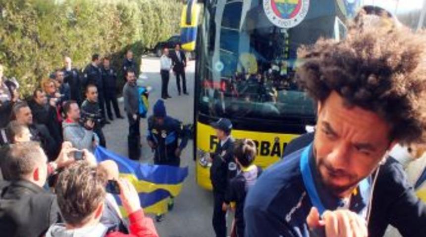 Fenerbah&ccedil;e, Bursa'ya Geldi