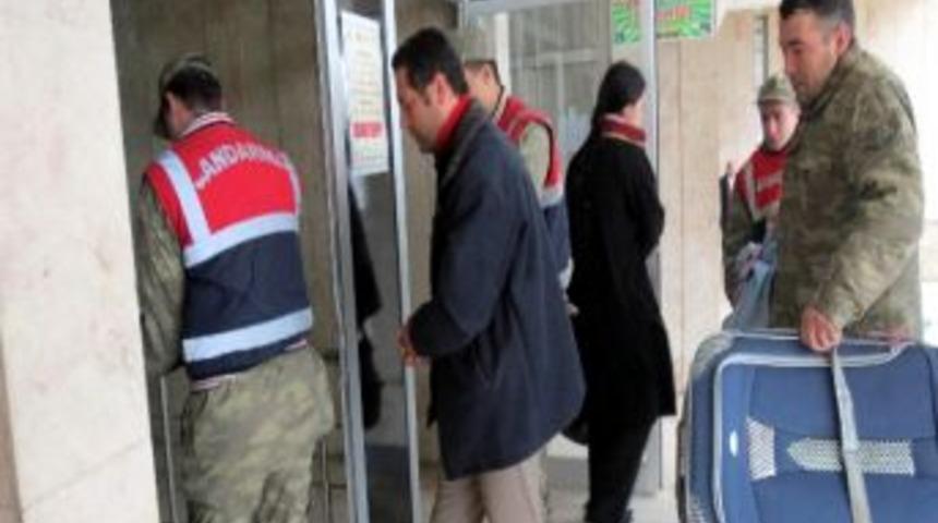 Yolcunun Valizinde 11 Kilo Esrar &Ccedil;ıktı