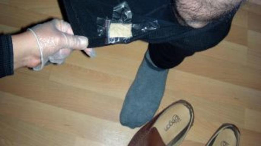 Eroini I&ccedil; &Ccedil;amaşırına Saklamış