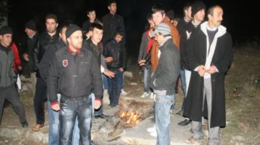 Sigortasız &Ccedil;alıştıklarını Iddia Eden Tekstil Iş&ccedil;ileri Eylem Yaptı