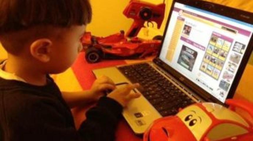 &Ccedil;ocuk Odasında Bilgisayar Bulundurmayın