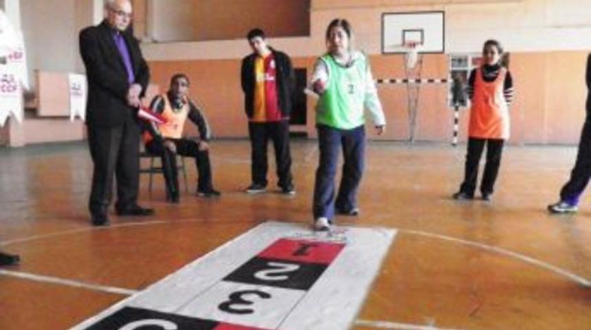 Edremit&rsquo;te Yardımcı Oyun Ve Hakemlik Semineri