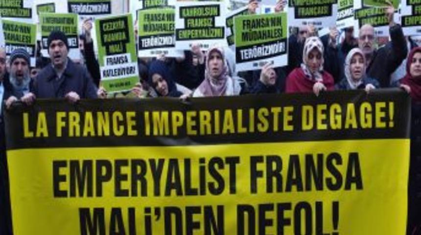 Fransa Başkonsolosluğu &Ouml;n&uuml;nde &lsquo;Mali&rsquo; Protestosu