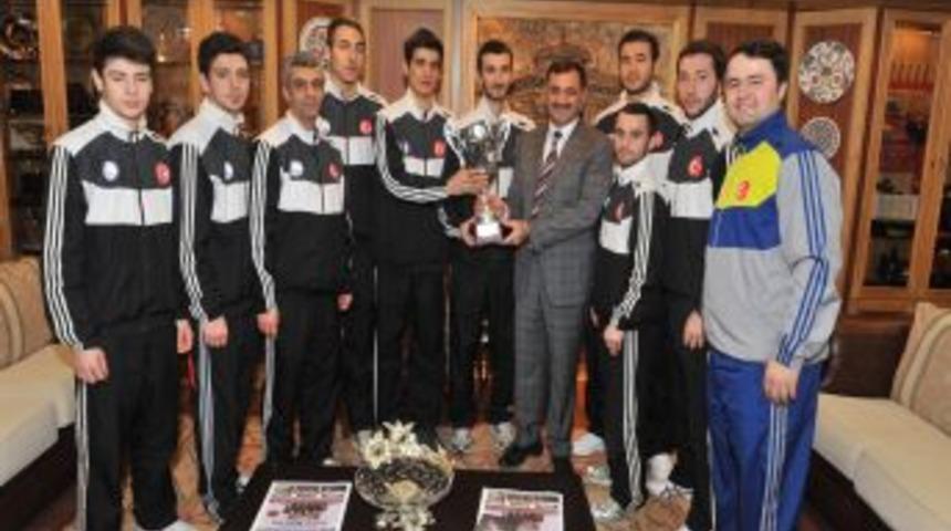 &Uuml;sk&uuml;dar Belediyesi, Tekvando&rsquo;da Avrupa Şampiyonu Oldu