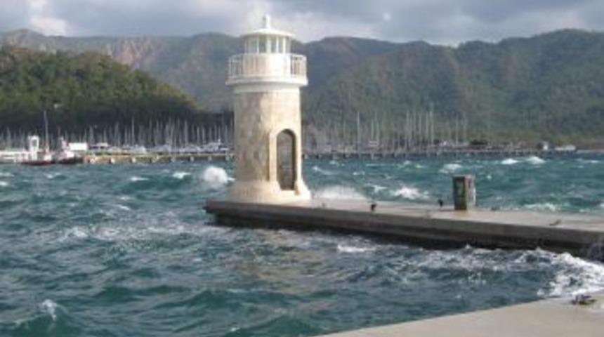 Marmaris'te Lodos Etkili Oluyor