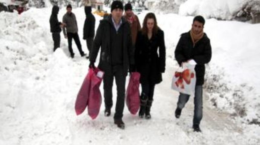 Soğuk Havalarda G&ouml;n&uuml;ller Sıcak Tutuldu