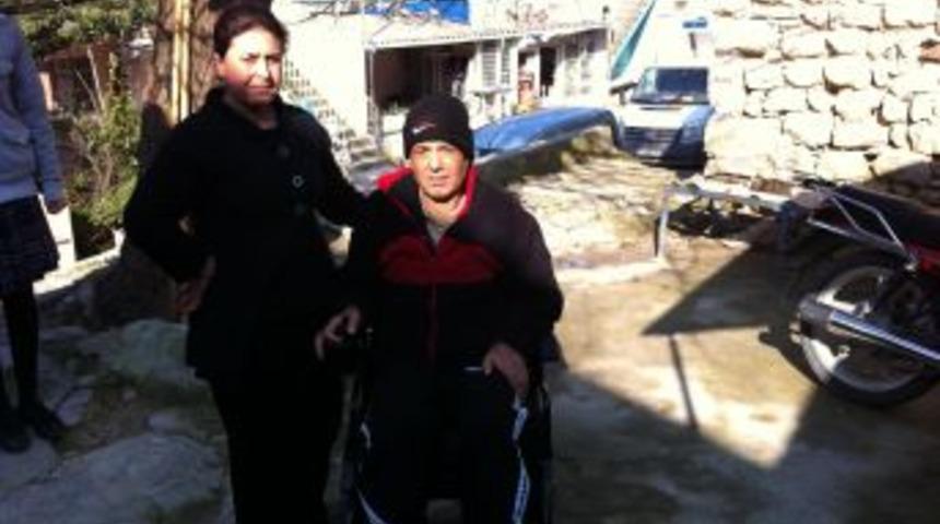 Har&ccedil;lıklarıyla Engelli Vatandaşa Ak&uuml;l&uuml; Sandalye Aldılar