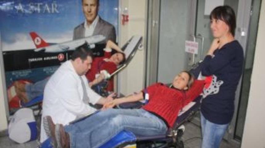 &Ccedil;ağrı Merkezi &Ccedil;alışanlarından Kan Bağışı