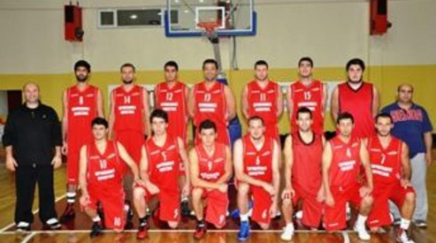 B&uuml;y&uuml;k&ccedil;ekmece basketboldan bir ilk