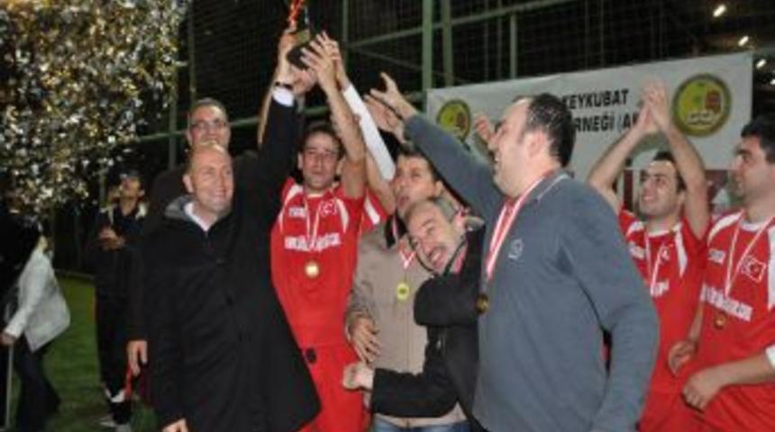 Kuddusi M&uuml;ft&uuml;oğlu, &Ouml;ğretmenlerarası Futbol Turnuvasının Final Ma&ccedil;ını Y&ouml;netti