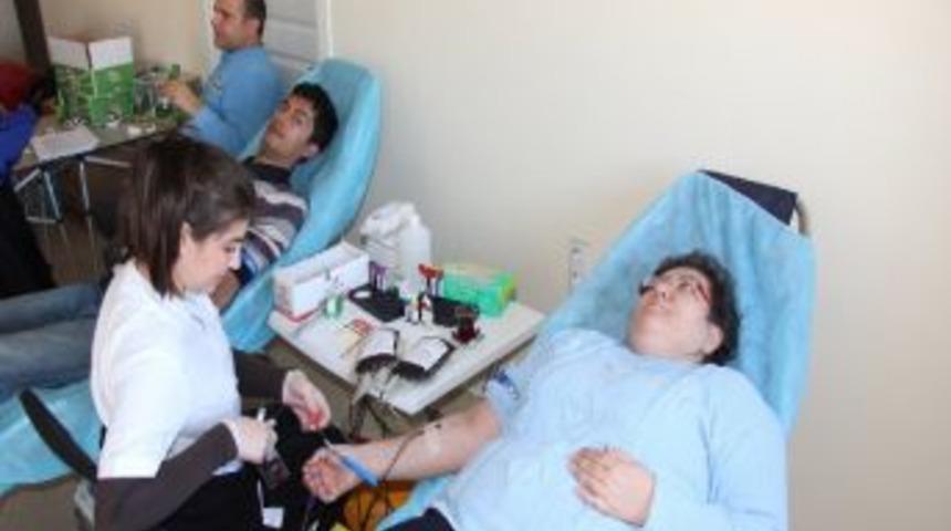 Vergi Dairesi Personelinden Kan Bağışı