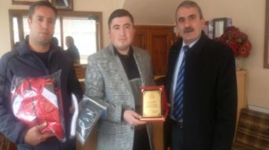 Erg&uuml;l Ticaret'ten Av. Murat &Uuml;lgen'e İ.&ouml;.o'na Sponsorluk Desteği