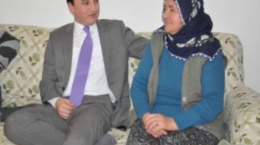 Şabanözü Kaymakamı Şehit Ailelerini Ilçe Bürokratlarıyla Kardeş Yaptı