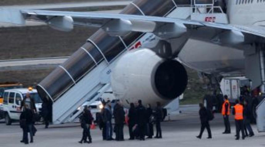 Paris&rsquo;te &Ouml;ld&uuml;r&uuml;len PKK&rsquo;lı Kadınların Cenazesi İstanbul&rsquo;da