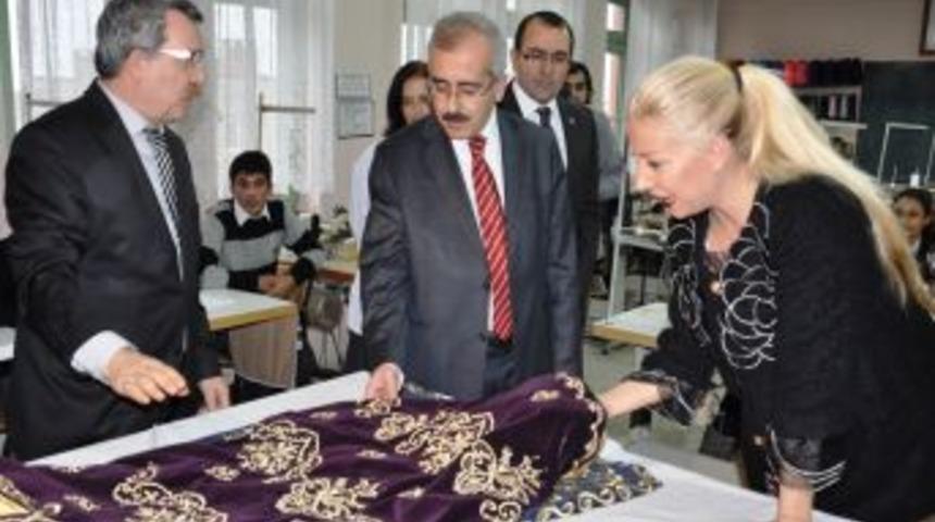 Girişimciler Dezavantajlı Vatandaşlar I&ccedil;in Edirne'ye &Ccedil;ıkarma Yaptı