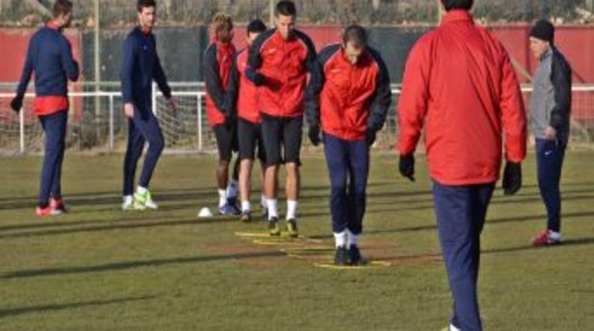 Gaziantepspor, Sivasspor Ma&ccedil;ı Hazırlıklarını S&uuml;rd&uuml;r&uuml;yor