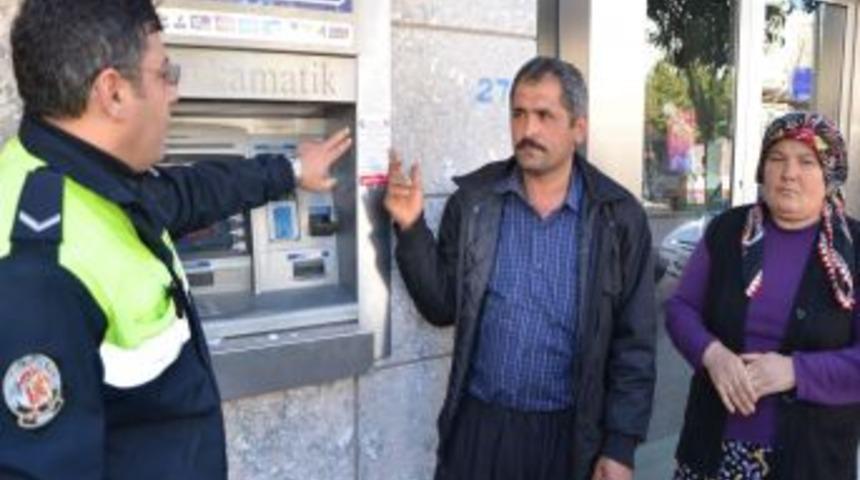 Eşinin Dikkati Sayesinde Dolandırılmaktan Kurtuldu