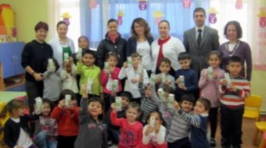 Anaokulunda S&uuml;t İ&ccedil;me Kampanyası D&uuml;zenlendi