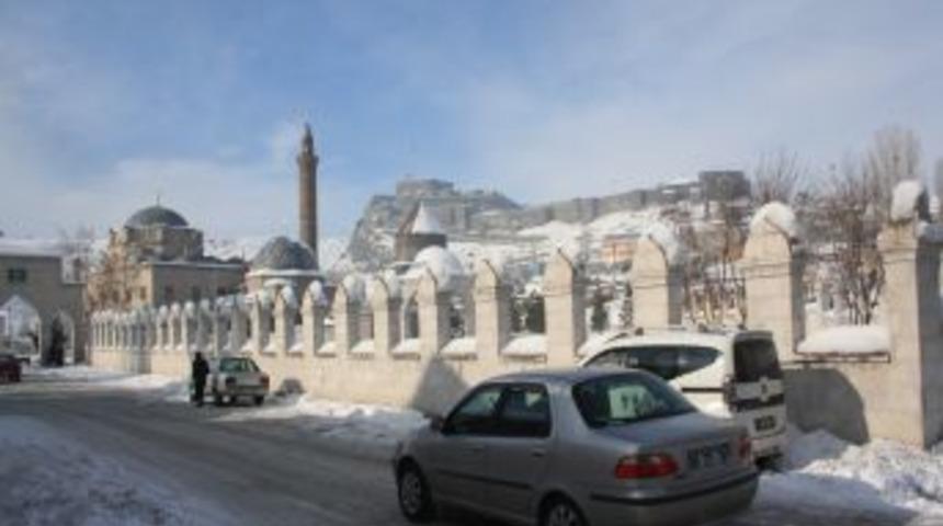 Kars'ta Termometreler -37'yi G&ouml;rd&uuml;