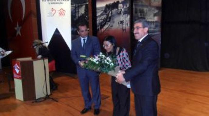 "Ailesini Seven Insanların Evinde Şiddet Olamaz"