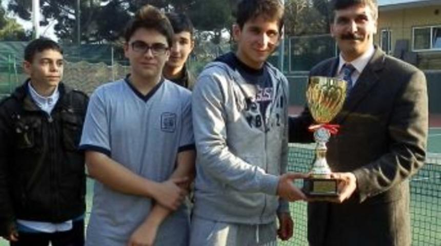 Gen&ccedil;ler Tenis M&uuml;sabakaları Sona Erdi