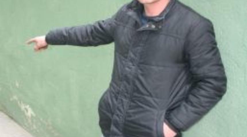 Motosiklet Ve Ayakkabı Hırsızları G&uuml;venlik Kamerasına Yakalandı