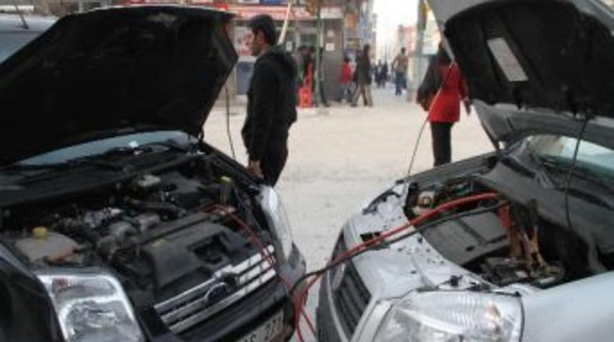 Ardahan’da Araçlar Soğuktan Çalışmadı