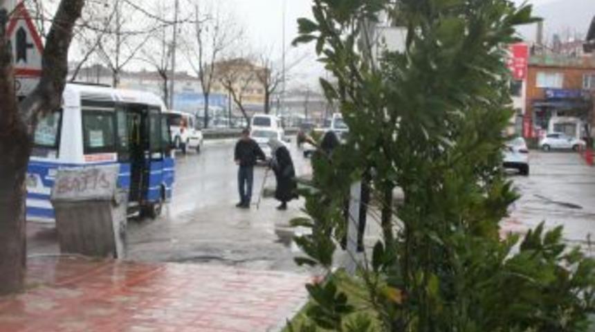Bursa&rsquo;da Hem Lodos Hem Sağanak Yağış Etkili Oluyor