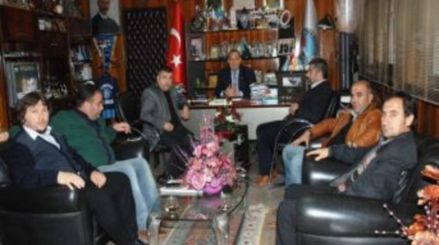 Kurtuluş Turnuvası Veteran Futbol Takımlarından Başkan S&ouml;zl&uuml;&rsquo;ye Teşekk&uuml;r