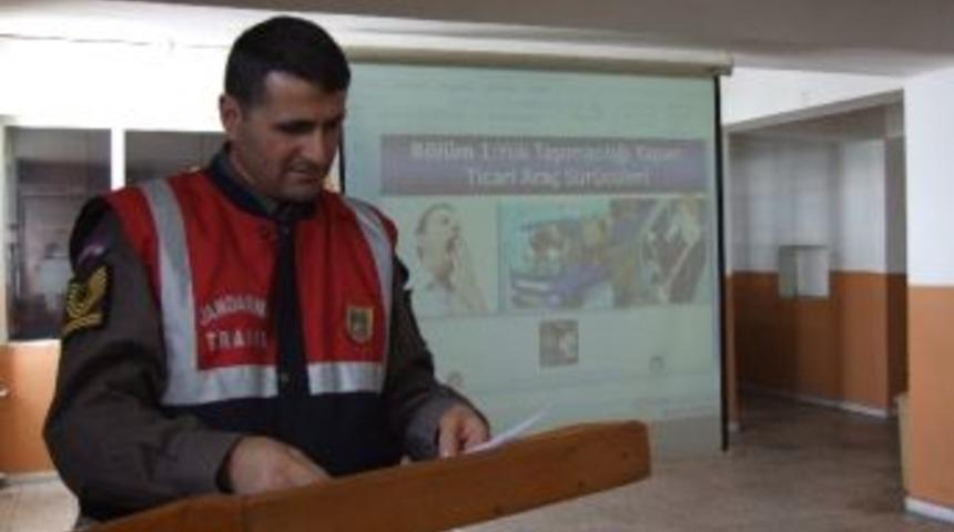 Jandarmadan Servis S&uuml;r&uuml;c&uuml;lerine Trafik Semineri