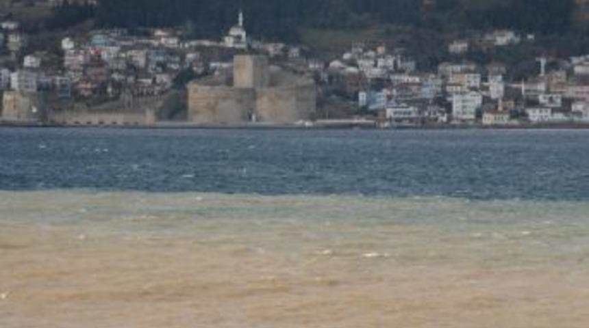 &Ccedil;anakkale Boğazı'nın Rengi Değişti