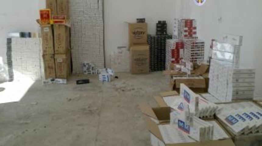 Otomobil Lastikleri Arasında Sigara Ka&ccedil;ak&ccedil;ılığına Polis Engeli