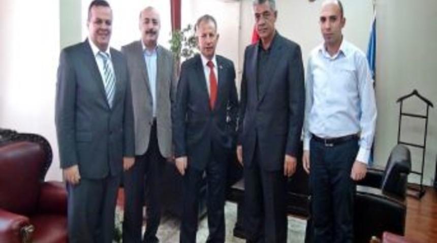 Ege Koop Başkanı Aslan T&uuml;rk-iş B&ouml;lge Temsilcisi H&uuml;seyin Karako&ccedil;&rsquo;u Ziyaret Etti