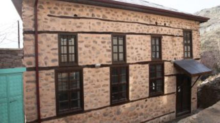 Sille&rsquo;de Tarihi Mormi Ve Orta Cami'nin Restorasyonu Tamamlandı