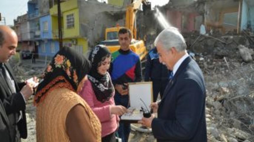 Adana&rsquo;nın Kuzeyi Ile G&uuml;neyini Birleştirecek Bulvarın Yapımı S&uuml;r&uuml;yor