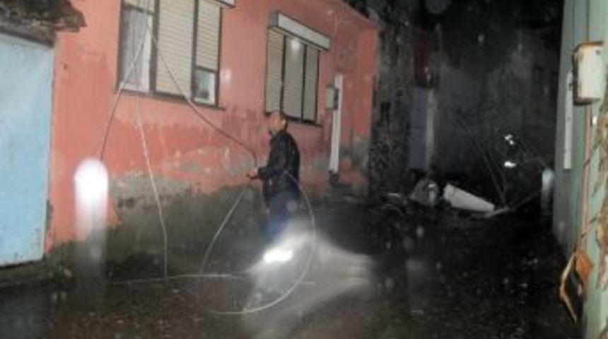 Sağanak Yağış Ve Lodos, Tire&rsquo;yi Esir Aldı