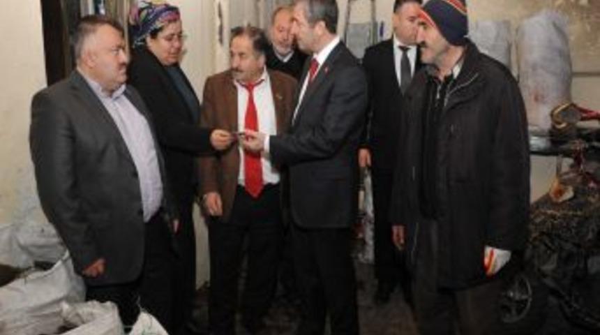 Şahinbey Belediyesi Evi Yanan Aileye Yardım Eli Uzattı