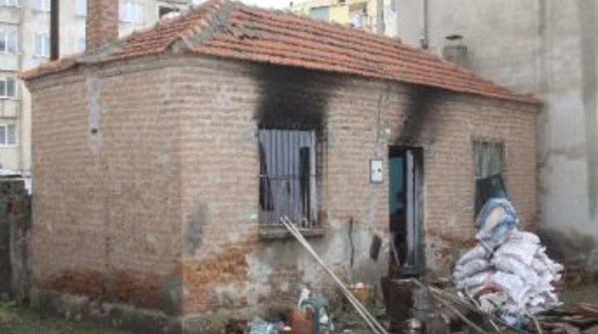 Evi Yanan Yaşlı Adam Huzurevine Yerleştirildi