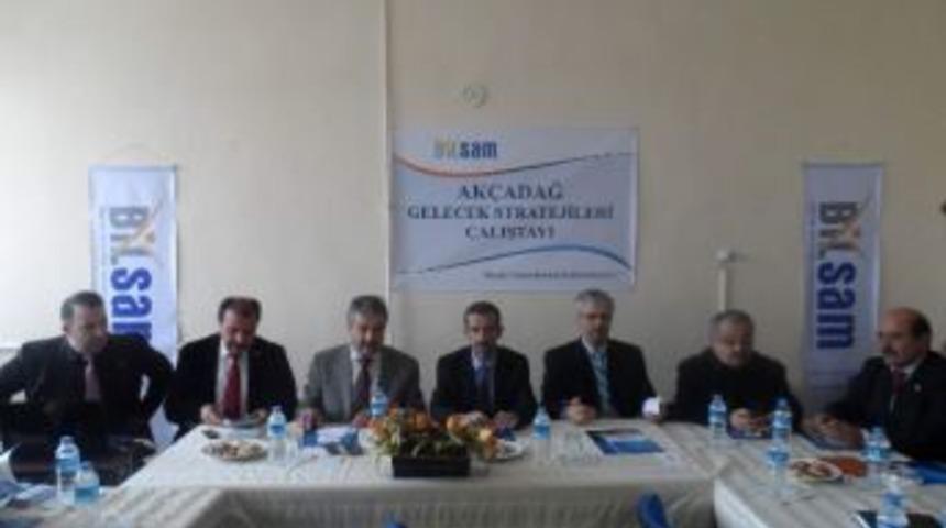 İl&ccedil;e &Ccedil;alıştaylarının İkincisi Ak&ccedil;adağ'da Yapıldı