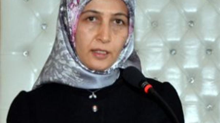 Nilg&uuml;n Azizoğlu, k&ouml;yleri dolaşıyor