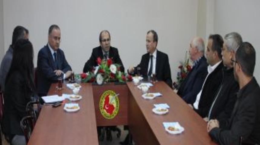 Rekt&ouml;r B&uuml;y&uuml;kalaca, Aktif Gazetecileri Ziyaret Etti