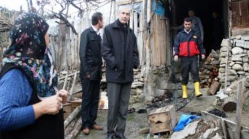 Ahşap Evde &Ccedil;ıkan Yangında Bir Kişi Yaralandı