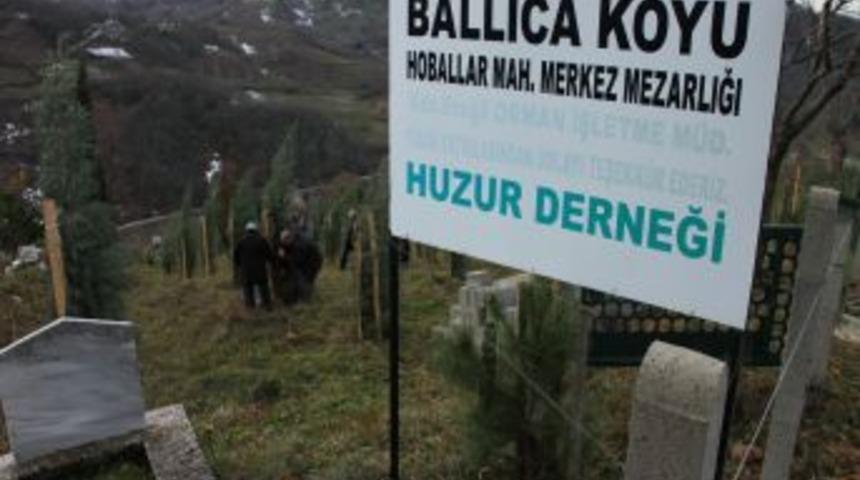 Huzur Derneği Y&ouml;netimi, Fidanlara Sahip &Ccedil;ıkan K&ouml;yl&uuml;lere Teşekk&uuml;r Etti