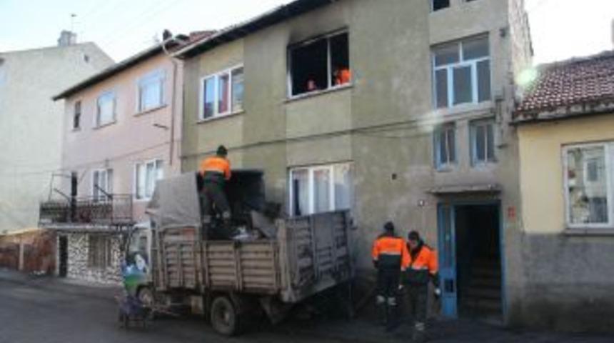 Evi Yanan Aileye Belediye Sahip &Ccedil;ıktı